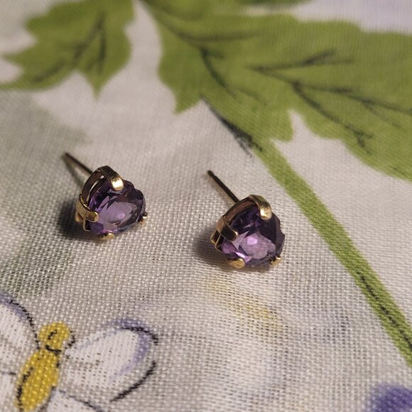 Amethyst Heart Post Earrings Dainty 14k Yellow Gold Vintage February Birthstone - Picture 2 of 15
